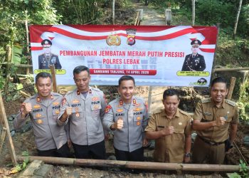 Bantu Akses Jalan Warga, Polres Lebak Bangun Jembatan Merah Putih Penghubung Antar Kampung