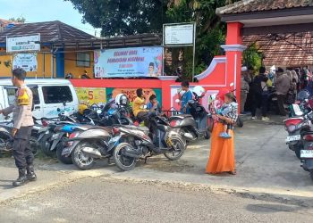 Personel Polsek Sajira Polres Lebak Gelar Stong Point Pagi guna Tingkatkan Pelayanan Masyarakat