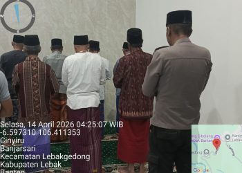 Anggota Polsek Lebakgedong Polres Lebak Rutin Giat Subling di masjid Desa Banjarsari