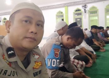 Anggota Polsek Cimarga Polres Lebak Laksanakan Rutinitas Subuh Keliling Di Masjid Nurul Iman Cimarga