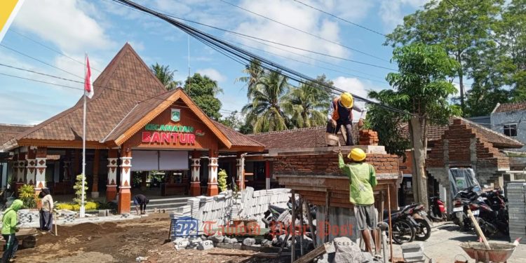 Pemerintah Kecamatan Bantur Jaga Marwah Sulap Pendopo Agung Dan Halaman Menjadi Berwibawa