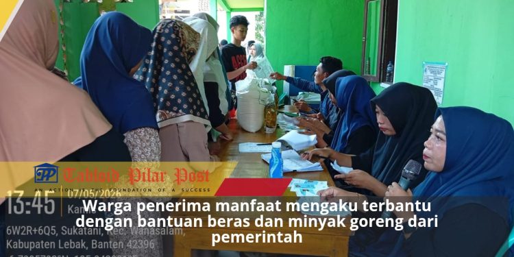 Pembagian Bantuan Sembako di Desa Sukatani Berjalan Aman dan Kondusif