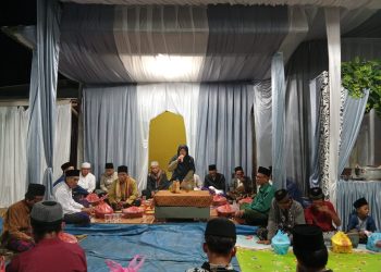 Ibu Lurah Buka Majelis, Siti Khodijah Kumandangkan Ayat Suci Sebelum Hilman Multajim Naik Mimbar di Lebak Keusik