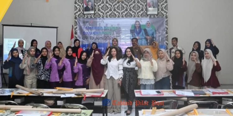 Komindag Trenggalek Gelar Pelatihan Desain Busana dan Pola, Cetak Desainer Muda Siap Bersaing di Pasar Fashion
