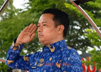Bhabinkamtibmas Desa Angkasa Tinjau Kebun Cabai Warga, Dukung Program Ketahanan Pangan Nasional