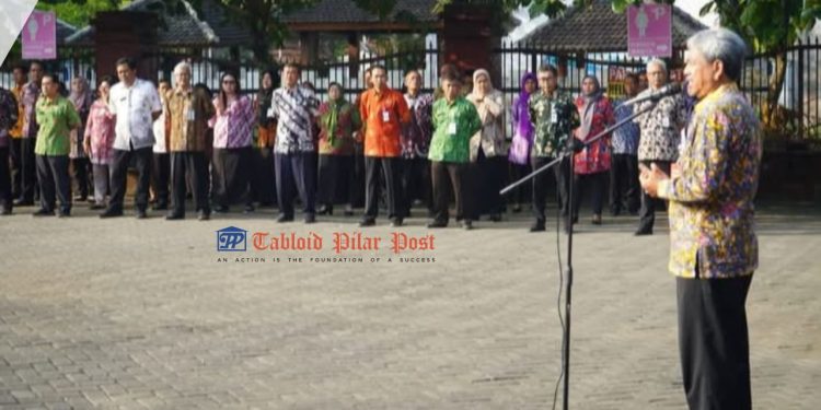 Sekda Trenggalek Pimpin Apel Bersama 4 OPD, Pesankan ASN Introspeksi Diri dan Tumbuhkan Rasa Malu