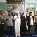 Kepulangan Haji Abdul Manaf dan Istri dari Tanah Suci Disambut Haru, Shalawat dan Kembang Api Iringi Kedatangan