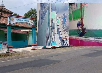 Terekam CCTV, Dua Pria Bobol Kotak Amal Masjid Baitul Iman di Muara Enim, Polisi Lakukan Penyelidikan