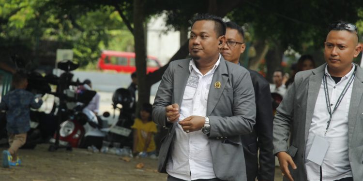 SOLIDARITAS FORWATU BANTEN DAN GABUNGAN ORMAS LAINYA MENDAMPINGI LAPORAN , DUGAAN INTIMIDASI TERHADAP WARGA KE POLDA BANTEN