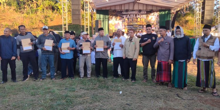Koperasi Produsen BumiKiara Mineral Sejahtera Tebar Kepedulian, 650 Warga Terima Bantuan Sosial; Program Sunat Massal Segera Digelar