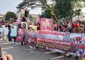 Massa Kepung DPRD Lebak, Desak Pengusutan Tuntas Kasus Uun: “Jangan Ada yang Kebal Hukum”