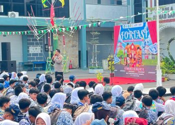 Kapolsek Kotabaru Jadi Pemateri MPLS di SMK Muhammadiyah II Cikampek, Bekali Pelajar Bahaya Narkoba, Tawuran, dan Bijak Bermedia Sosial