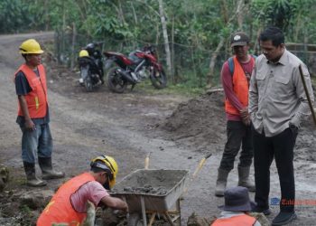 Bupati Bantaeng Tinjau Perbaikan Jalan Panjang Biringere, Akses Ekonomi Warga Jadi Prioritas