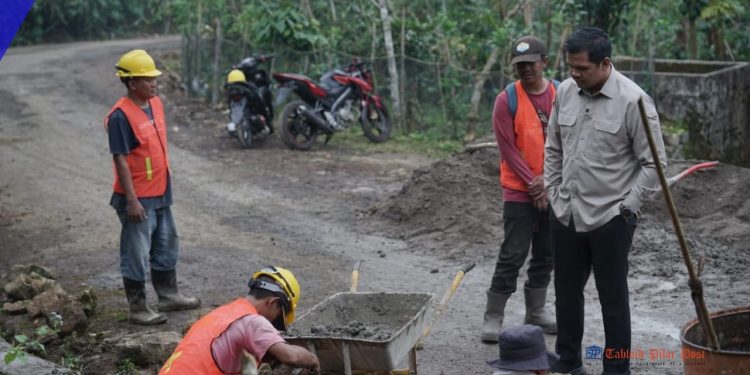 Bupati Bantaeng Tinjau Perbaikan Jalan Panjang Biringere, Akses Ekonomi Warga Jadi Prioritas