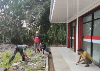Gedung KDKMP Desa Bejod Rampung 100 Persen, Babinsa dan Warga Gelar Kerja Bakti Jelang Launching