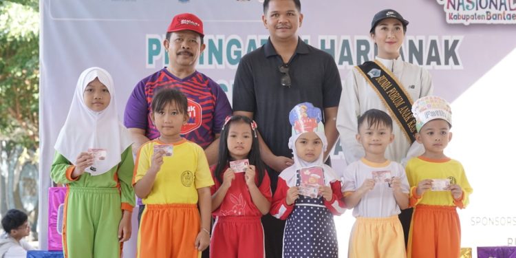 Didampingi Bunda Forum Anak, Bupati Bantaeng Resmikan Children Car Free Day dan Market Day