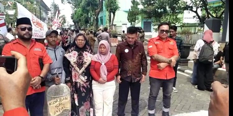 Ratusan Pedagang Pasar Karangploso Tagih Kejelasan Dana Sejak 2022, MADAS Ancam Tempuh Jalur Hukum dan Aksi Lebih Besar