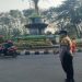 Personel Polsek Karawang Atur Lalu Lintas di Jalan Kertabumi, Wujudkan Pelayanan Prima bagi Masyarakat