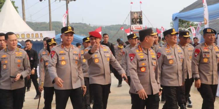Kapolres Lebak Dampingi Kapolda Banten Sambut Kunker Kapolri di Bayah
