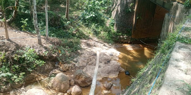 Sungai Panguluran Tercemar Limbah Tambang, Warga Sumberagung Krisis Air Bersih Dan Bersuara Meminta Pemerintah Berikan Solusi.
