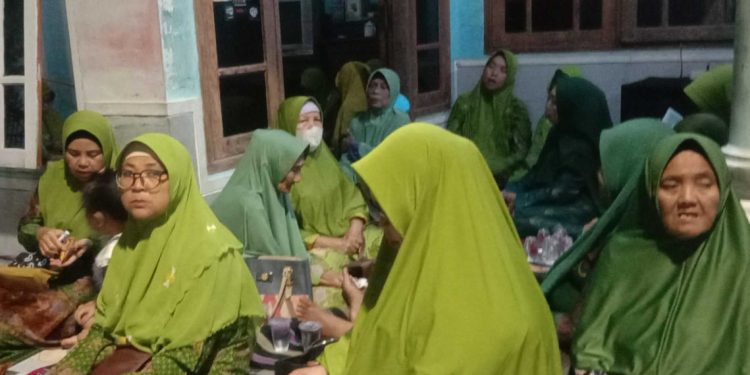 Muslimat NU Ranting Manukan Wetan Rutin Gelar Pengajian Keliling, Perkuat Iman dan Ukhuwah Islamiyah