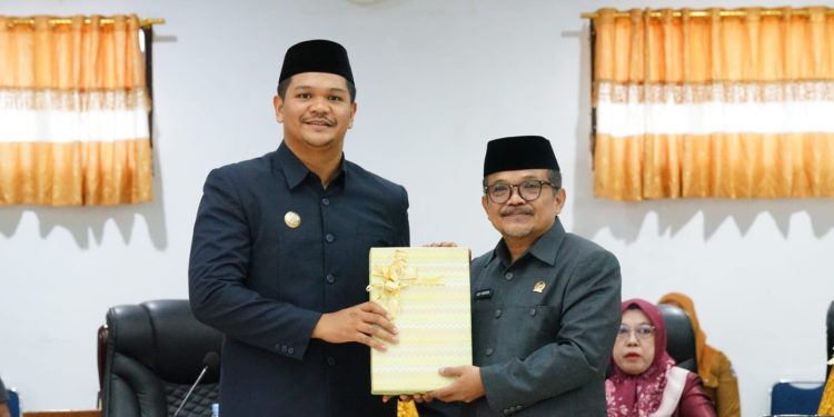 Bupati Bantaeng Serahkan Rancangan KUA-PPAS APBD 2027, Tegaskan Komitmen Pembangunan dan Penguatan Fiskal Daerah