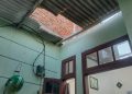 Niat Renovasi Rumah Sendiri Berujung Musibah, Driver Ojol di Surabaya Terjatuh dari Plafon Saat Bekerja