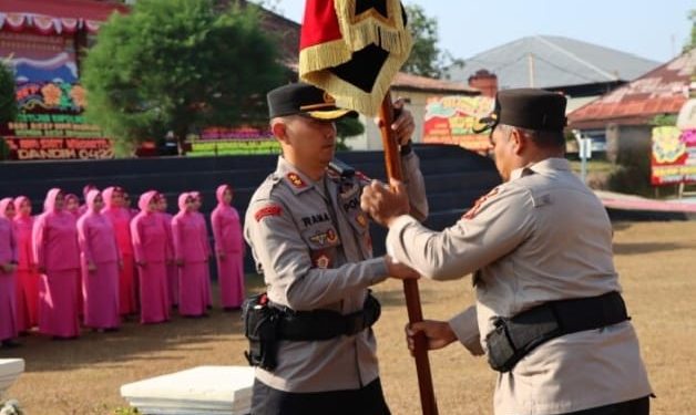 AKBP Ramadhona Resmi Jabat Kapolres Way Kanan, Tunggul “Wira Bhakti Ramik Ragom” Diserahterimakan