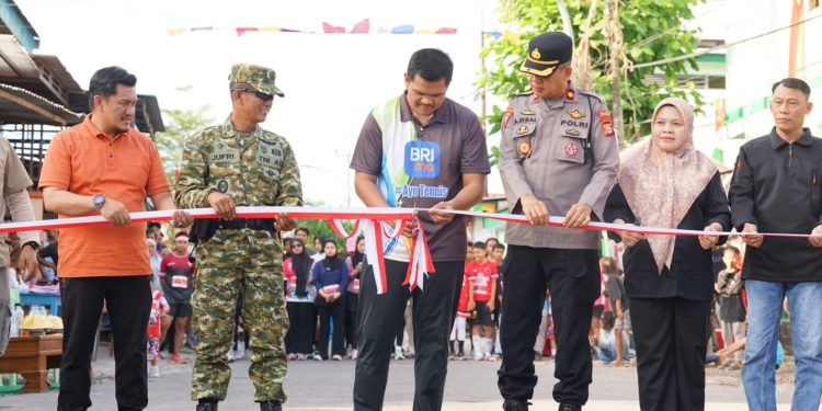 Semarak HUT RI ke-81, Bupati Bantaeng Resmikan Gapura Kampung Bissampole dan Lepas Fun Run 2026