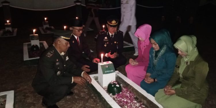 Khidmat, Kecamatan Bantur Gelar Apel Kehormatan dan Renungan Suci di TMP Purna Yudha