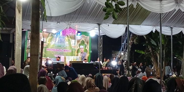 Di Tengah Semarak HUT RI, Warga Gunggurung Utara Padati Maulid Nabi 1448 H