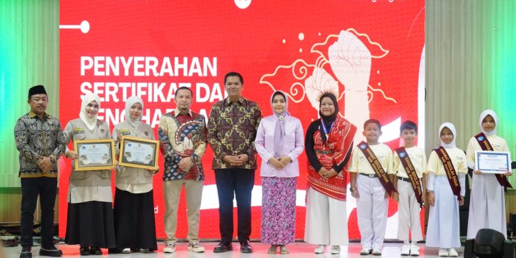Malam Ramah Tamah HUT ke-81 RI, Bupati Bantaeng Berikan Apresiasi kepada Putra-Putri Terbaik Daerah