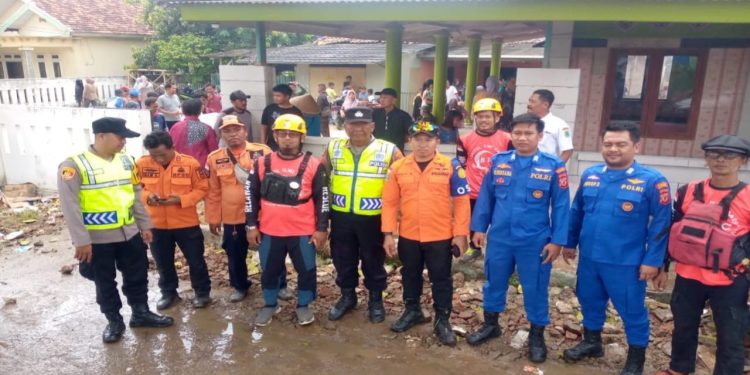 Bocah 10 Tahun Ditemukan Meninggal Setelah Diduga Tenggelam di Saluran Irigasi Karawang