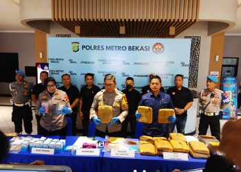 Polres Metro Bekasi Ungkap Jaringan Narkoba, 17 Kg Ganja dan 27.400 Obat Keras Disita