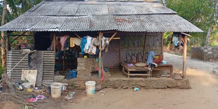 Rumah Lapuk Jadi Ancaman, Kaswi dan Aminah di Wanasalam Lebak Menanti Bantuan Pemerintah