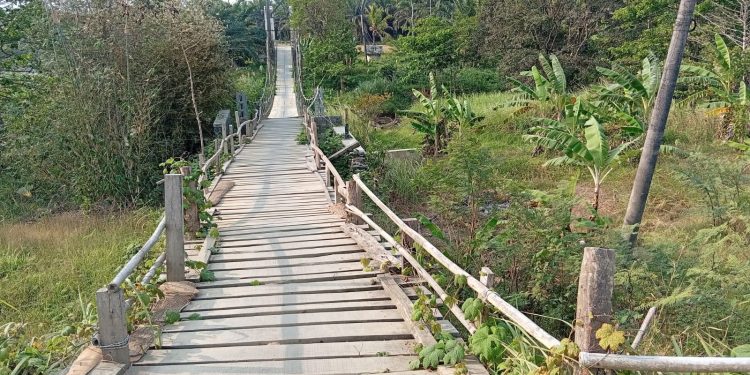 Jembatan Penghubung Lebak–Pandeglang Ambles, Warga: Jangan Tunggu Putus Total Baru Bertindak