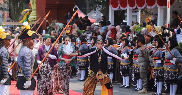 11.000 Udik-Udik Dibagikan, Ribuan Warga Tumpah Ruah Meriahkan Hari Jadi 832 Trenggalek