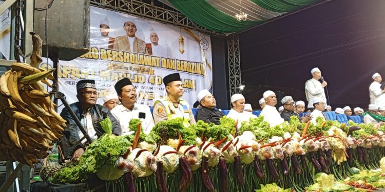 Ribuan Jemaah Padati Karangsuko, Karangsuko Bersholawat Kenang 1.000 Hari Wafat Ibu Rupi’ah
