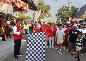 Jalan Sehat Klakah Rejo Meriahkan HUT RI ke-81, Lurah Kandangan Ingatkan Orang Tua Waspadai Kenakalan Remaja