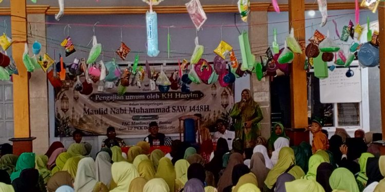 Muslimat NU Bantur dan TP PKK Wonokerto Bersatu dalam Tabligh Akbar, Maulid Nabi Jadi Momentum Perkuat Ukhuwah