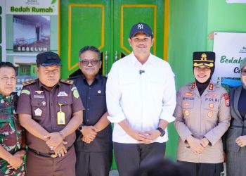 Baznas Bantaeng Serahkan Bantuan Bedah dan Benah Rumah, Bupati: Sinergi Ini Hadirkan Manfaat bagi Masyarakat