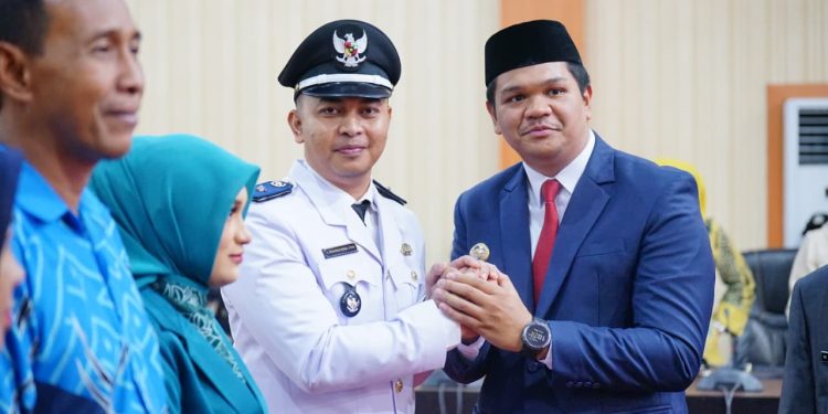 Bupati Bantaeng Lantik Muhammad Mikail Pebrianto sebagai Kades Antarwaktu Pattallassang