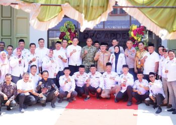 Wabup Bantaeng Resmikan Sekretariat dan Launching Ambulans DPC APDESI