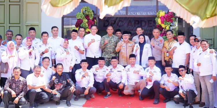 Wabup Bantaeng Resmikan Sekretariat dan Launching Ambulans DPC APDESI