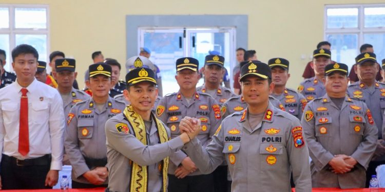 Tradisi Pedang Pora Iringi Langkah AKBP Zaldy Kurniawan sebagai Kapolres Lampung Tengah