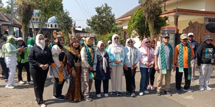 20 Tim Senam Meriahkan Pringgodani, Abah Kholiq Dukung Kebersamaan Warga Bantur