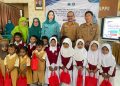 Peduli Tumbuh Kembang Anak, Ketua TP PKK Bantaeng Salurkan Bantuan Susu bagi Anak Pernah Stunting