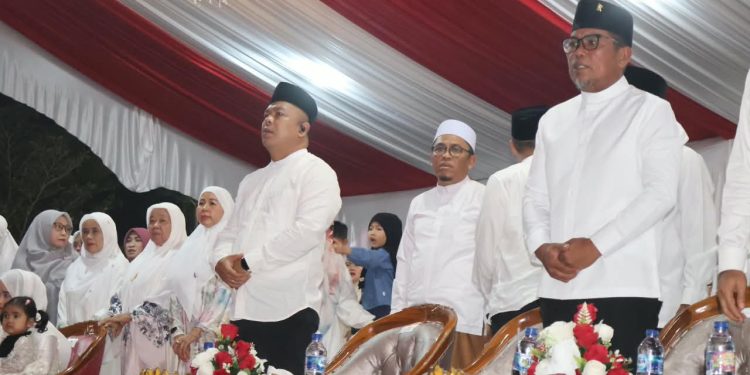 Ribuan Warga Padati Pelalawan Bershalawat, Zukri Ajak Masyarakat Perkuat Kebersamaan