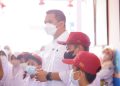 Antisipasi Dampak Asap Karhutla, Bupati Bantaeng Bagikan Masker kepada Siswa SD