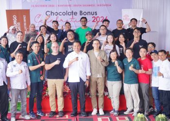Bupati Bantaeng Serahkan Bonus Kakao Rp609 Juta, Petani Dapat Apresiasi atas Mutu Panen